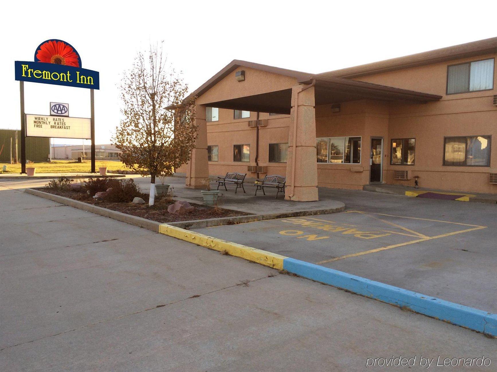 Super 8 By Wyndham Shenandoah Hotel Buitenkant foto