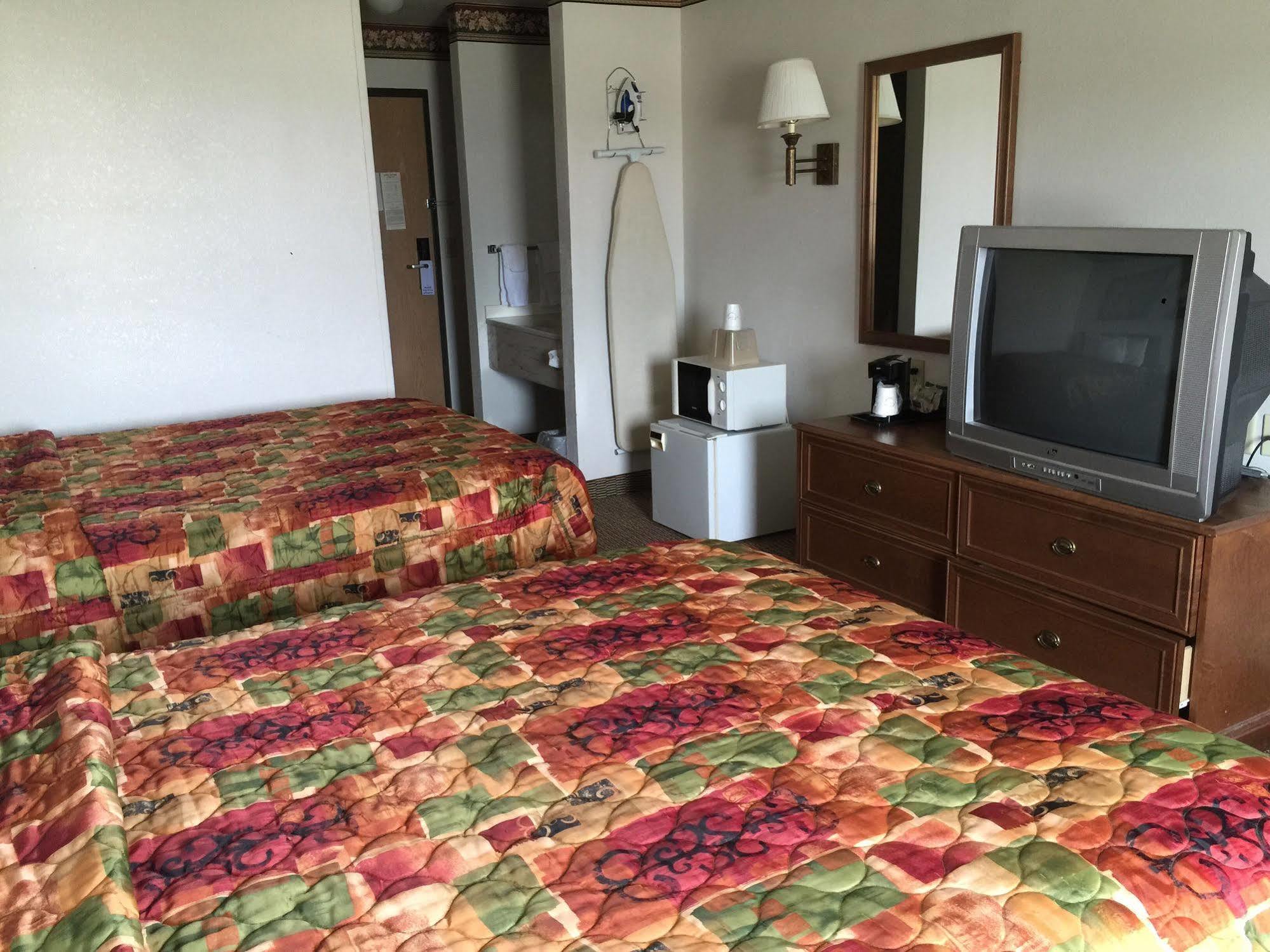 Super 8 By Wyndham Shenandoah Hotel Buitenkant foto