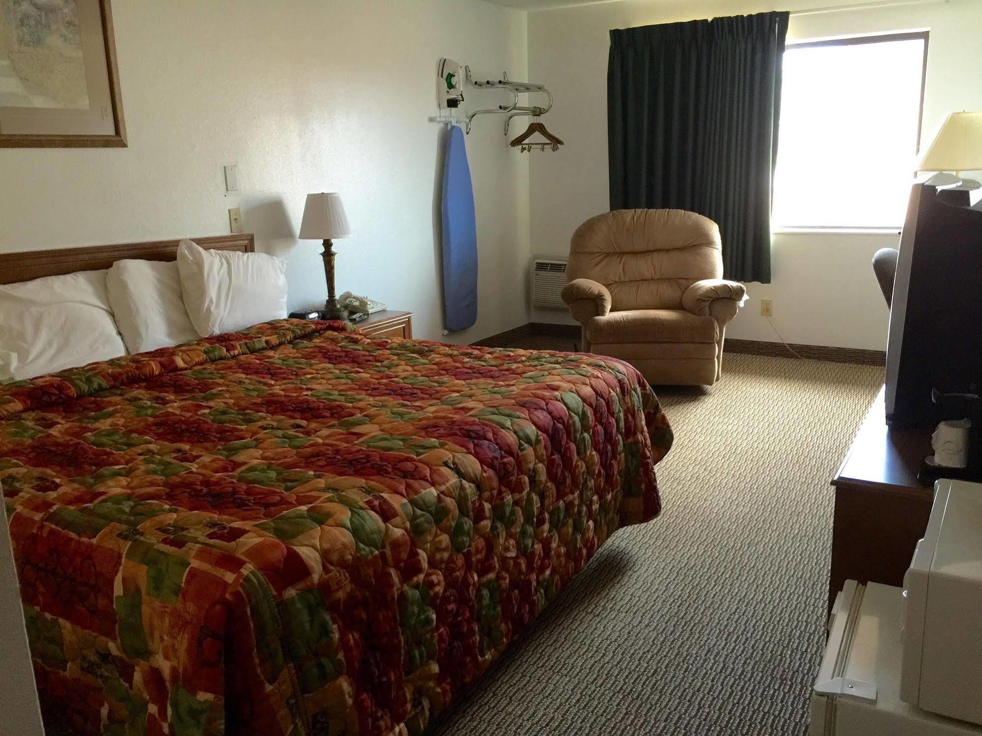 Super 8 By Wyndham Shenandoah Hotel Buitenkant foto