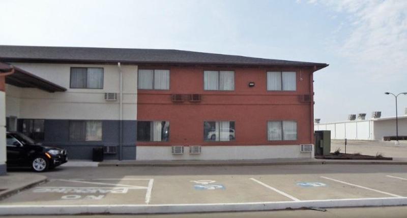 Super 8 By Wyndham Shenandoah Hotel Buitenkant foto