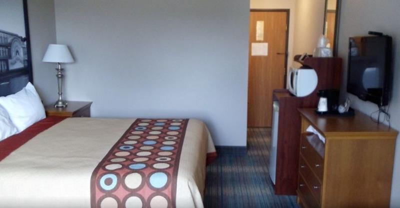 Super 8 By Wyndham Shenandoah Hotel Buitenkant foto